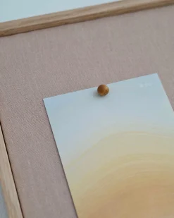 Knappenåle i træ (wooden pins)