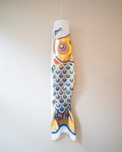 Koinobori vimpel 80 cm (guld/blå)
