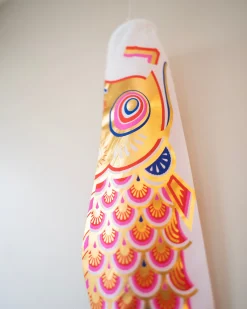 Koinobori vimpel 50 cm (pink/guld)