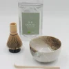 Matchasæt med sandfarvet skål - med matcha