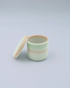 Pastelgrøn lågkrukke