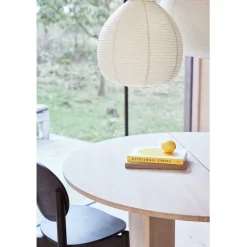 Rundt spisebord i egetræ (140 cm)