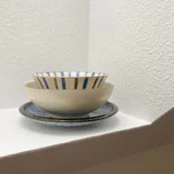 Sandfarvet serveringsskål