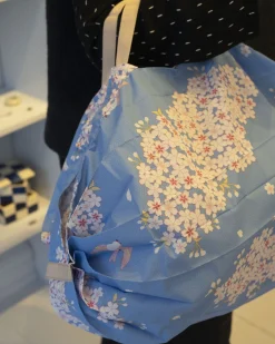 Shupatto Compact Bag M (HANA NI TORI)