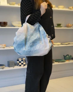 Shupatto Compact Bag M (Sea of Clouds)