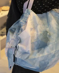 Shupatto Compact Bag M (Sea of Clouds)